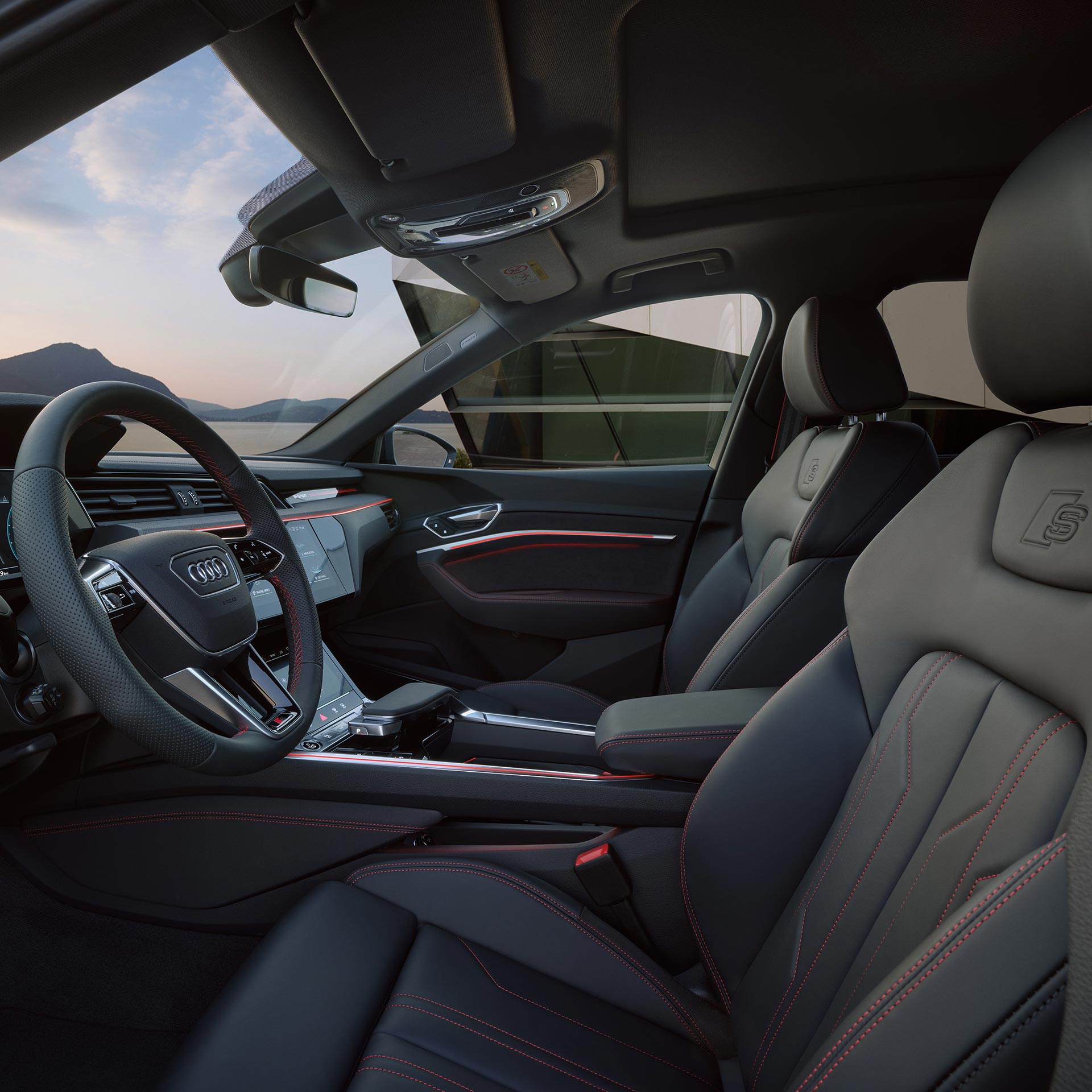 Audi Q8 e-tron: stranski prikaz voznikovega prostora