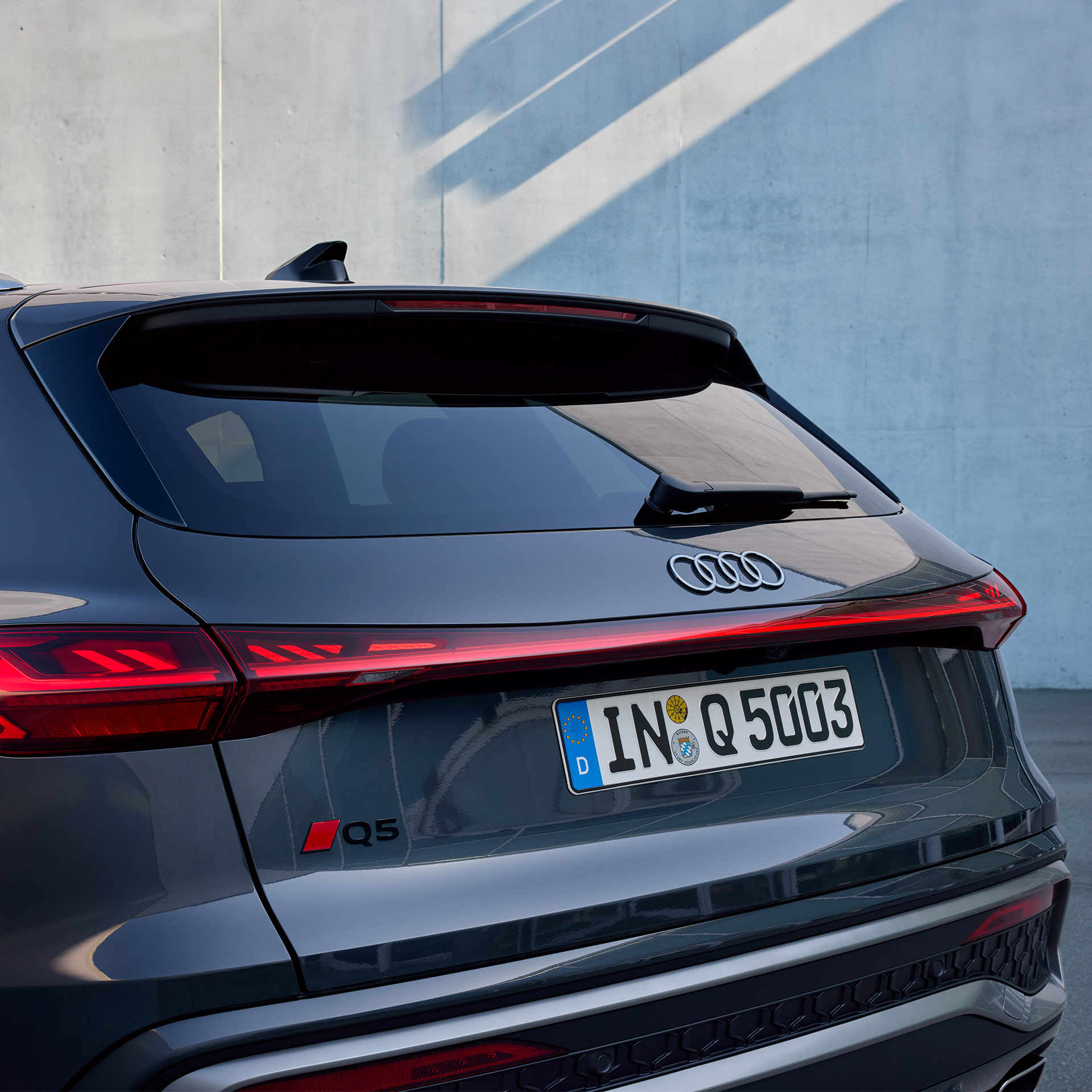 Audi Q5 SUV seitliche Heckansicht