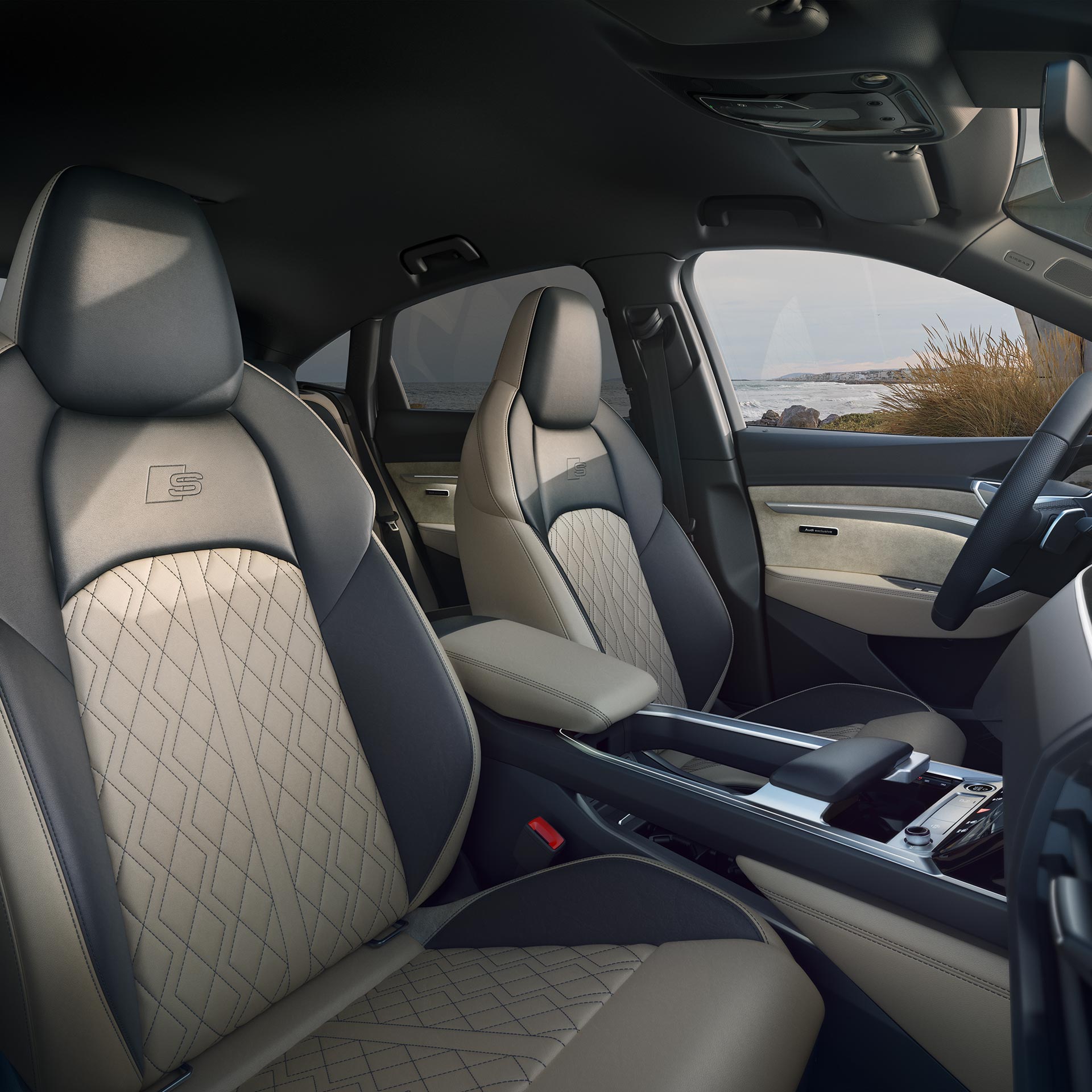 Ansicht Sitze des Audi Q8 e-tron mit grauen Details an den Sportsitzen
