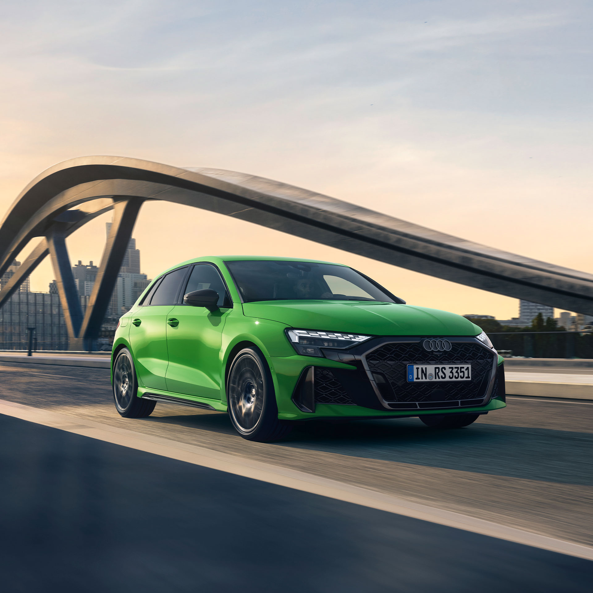  Audi RS 3 Sportback vista lateral dinâmica