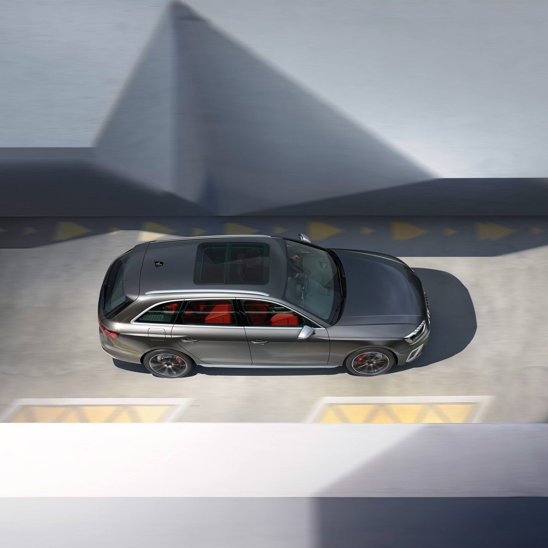 Vedere dinamică de sus Audi S4 Avant