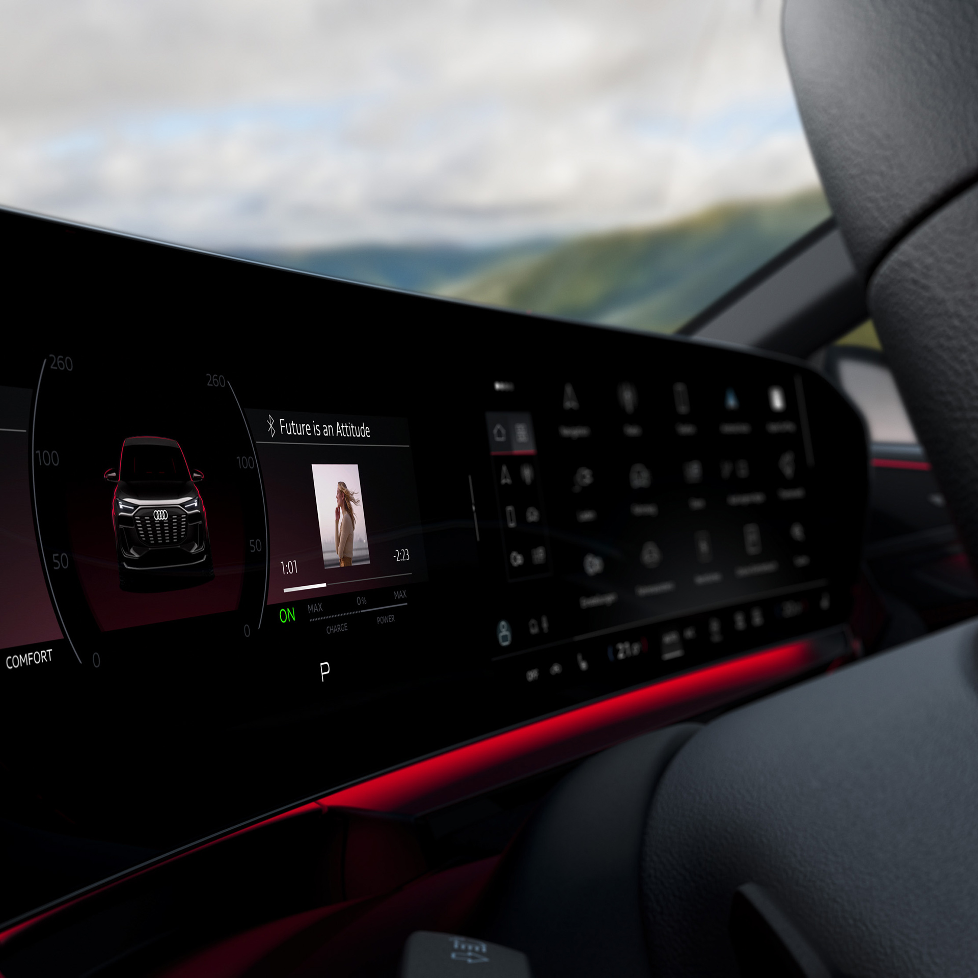 Panoramski zaslon prikazuje Audi SQ6 SUV e-tron.