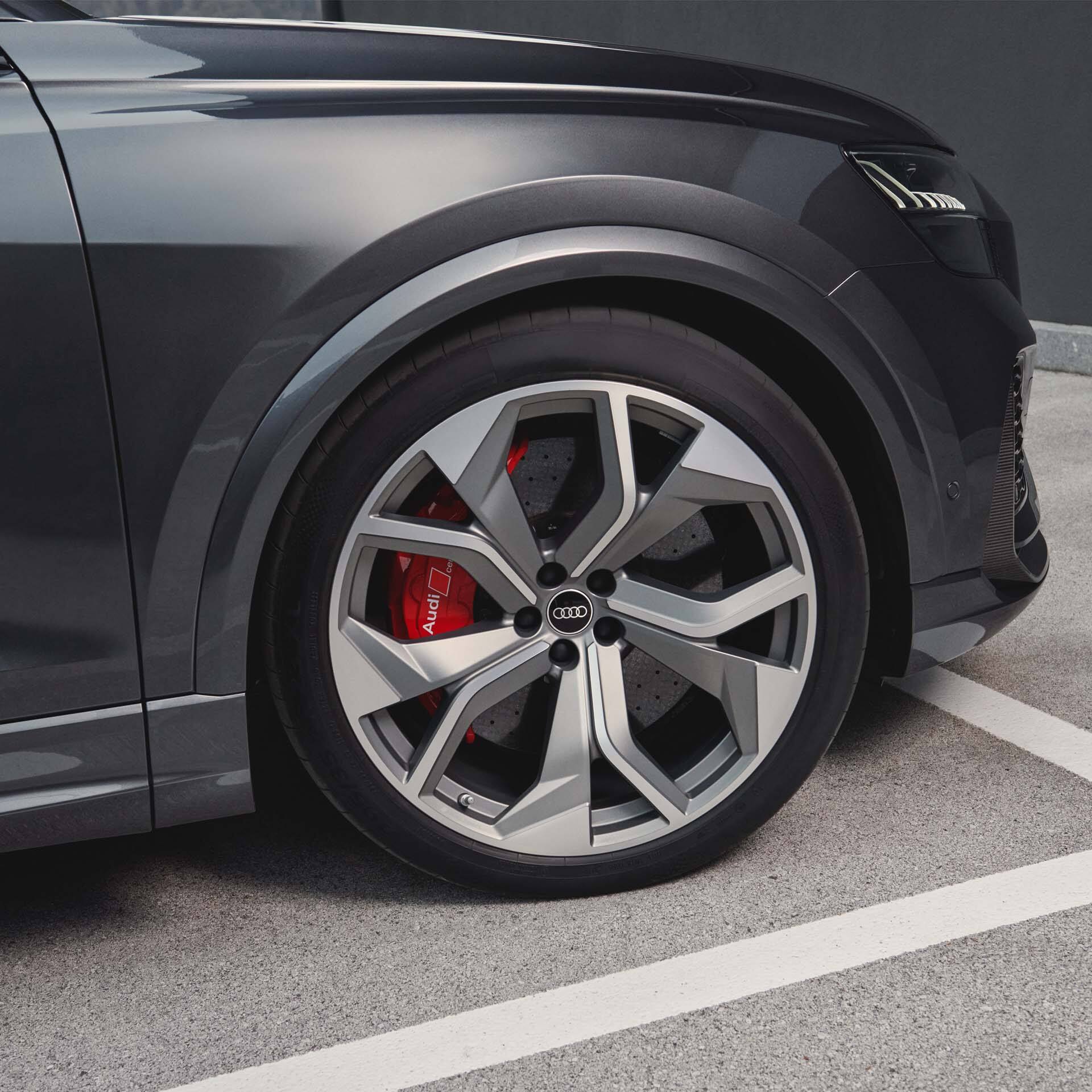 Audi RS Q8 Closeup des Reifens