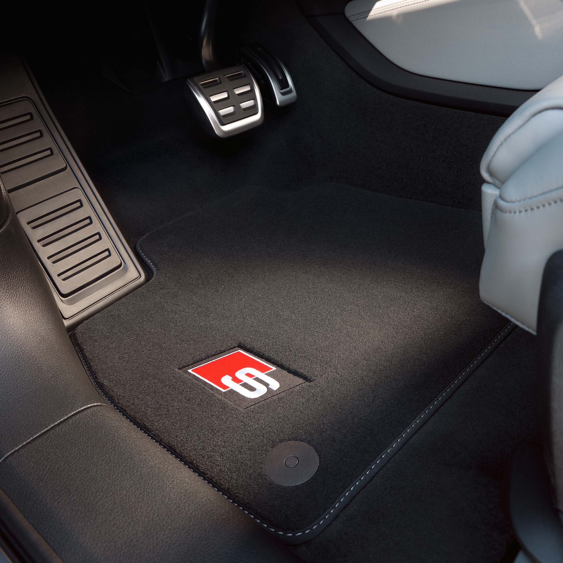 Audi SQ8 e-tron floor mat