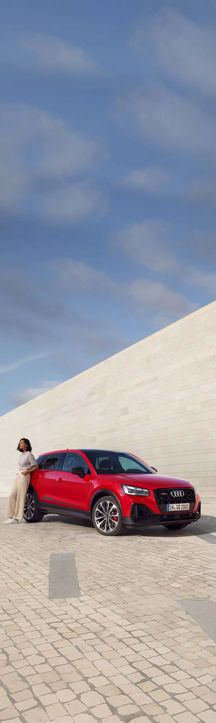 Audi SQ2 vista lateral dianteira