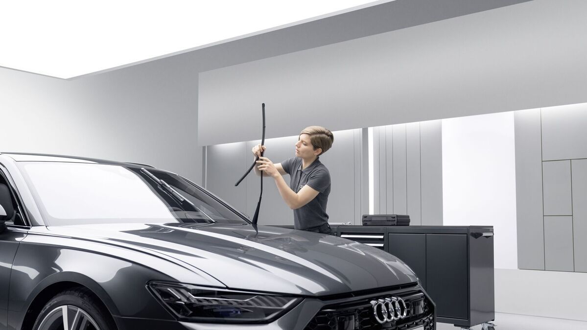 Kundenberatung bei der Audi Direktannahme
