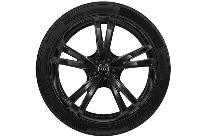 Audi Q7 5 Arm Falx Design schwarz Winterkomplettrad