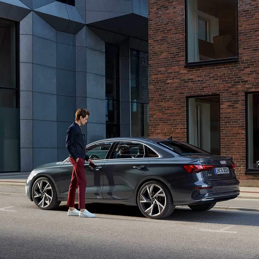Seitenansicht Audi A3 Limousine mit Model
